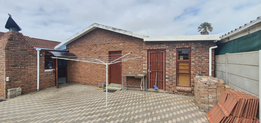 3 Bedroom Property for Sale in Heiderand Western Cape